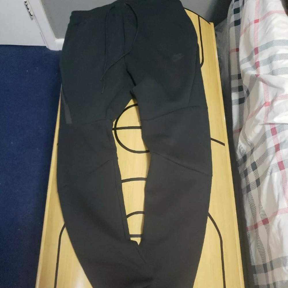 Nike tech joggers